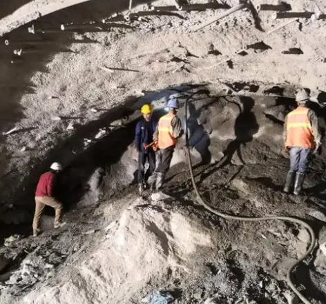 莎车拱顶带模注浆料的施工流程及注意事项